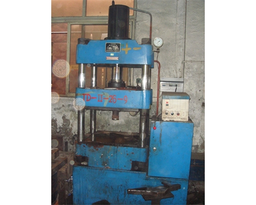 Hydraulic shaping machine